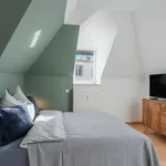 Miete 4 Schlafzimmer wohnung in Frankfurt