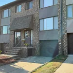 Rent 3 bedroom apartment of 167 m² in Staten Island