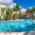 Rent 2 bedroom apartment of 98 m² in Pembroke Pines