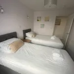 Rent 2 bedroom apartment in Torquay