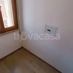 Rent 4 bedroom apartment of 70 m² in Adria