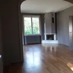 Maison de 240 m² avec 6 chambre(s) en location à ROUSSILLON