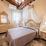 Rent 2 bedroom apartment in Florence