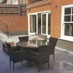 Rent 2 bedroom flat of 119 m² in London