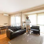 Rent 3 bedroom apartment of 130 m² in barcelona