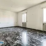 Affitto 4 camera appartamento di 148 m² in Bologna