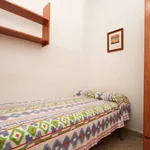 Rent a room of 250 m² in granada