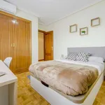 Rent a room of 150 m² in madrid