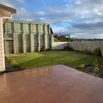 Rent 4 bedroom house in Wellington