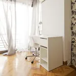 Rent a room of 100 m² in Madrid