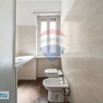 Affitto 2 camera casa di 56 m² in Milan