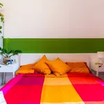 Rent a room of 400 m² in barcelona