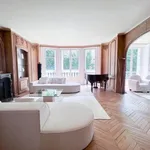 Rent 4 bedroom apartment of 2820 m² in Paris