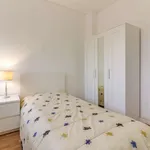 Rent a room of 120 m² in lisbon