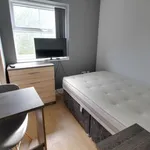 Rent 1 bedroom flat in Glenfields