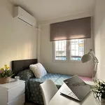 Rent a room of 75 m² in Seville