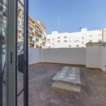 Rent a room of 110 m² in valencia