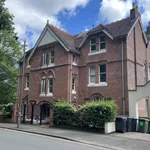 Rent 3 bedroom flat in Malvern Hills