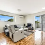 Rent 2 bedroom apartment in Buderim