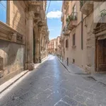 Rent 3 bedroom apartment of 100 m² in Siracusa