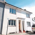 Rent 6 bedroom house in South East England