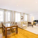 Appartement de 947 m² avec 2 chambre(s) en location à Paris