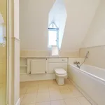 Rent 3 bedroom flat in Surrey