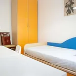 Rent a room of 60 m² in lisbon