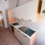 Rent 4 bedroom apartment of 70 m² in Adria