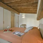 Rent 3 bedroom apartment in Florence