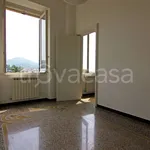 Affitto 4 camera appartamento di 137 m² in Genova