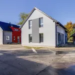 Pronajměte si 4 ložnic/e dům o rozloze 400 m² v Horoušany