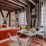 Rent 1 bedroom apartment of 269 m² in Paris