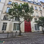 Appartement de 9115 m² avec 4 chambre(s) en location à Paris