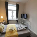 Miete 4 Schlafzimmer wohnung in Frankfurt