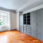 Pronajměte si 3 ložnic/e byt o rozloze 107 m² v Prague