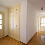 Rent 4 bedroom apartment in Madrid