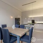 Rent 3 bedroom apartment in Edinburgh