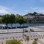 Rent 2 bedroom apartment of 20 m² in Porto