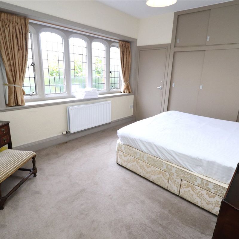 1 room apartment to let in Manor Road, Thornton Hough, Merseyside, CH63 1JB