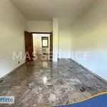 Affitto 4 camera appartamento di 106 m² in Rome