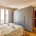 Rent 1 bedroom apartment of 52 m² in Paris