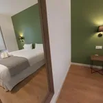 Rent 1 bedroom apartment of 72 m² in Málaga