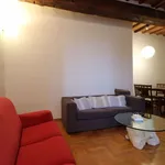 Affitto 3 camera appartamento di 85 m² in Siena