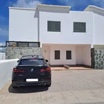 Rent 3 bedroom house of 146 m² in Las Palmas