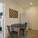 Rent 1 bedroom apartment of 30 m² in Barcelona