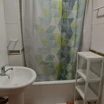 Rent a room of 80 m² in Zaragoza