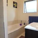 Rent 4 bedroom house in Burleigh