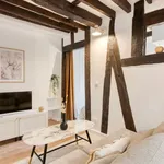 Rent 1 bedroom apartment of 290 m² in Paris