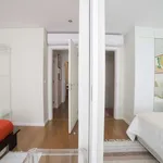 Rent 5 bedroom apartment of 154 m² in lisbon